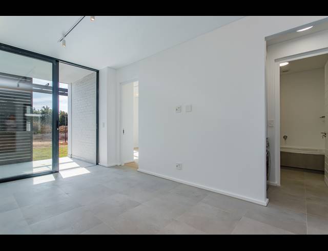 2 BEDROOM APARTMENT FOR SALE IN VAL DE VIE ESTATE